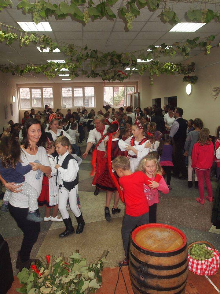 A népi értékeket adják át a gyerekeknek