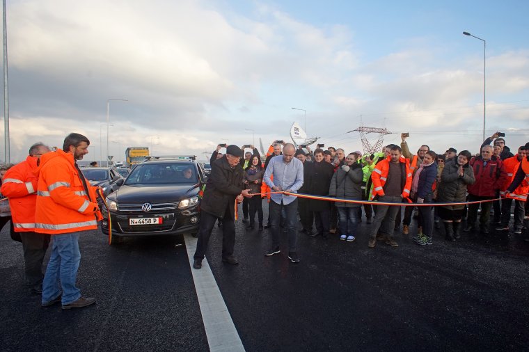 Átadták az észak-erdélyi autópálya Radnót és Nyárádtő közötti szakaszát