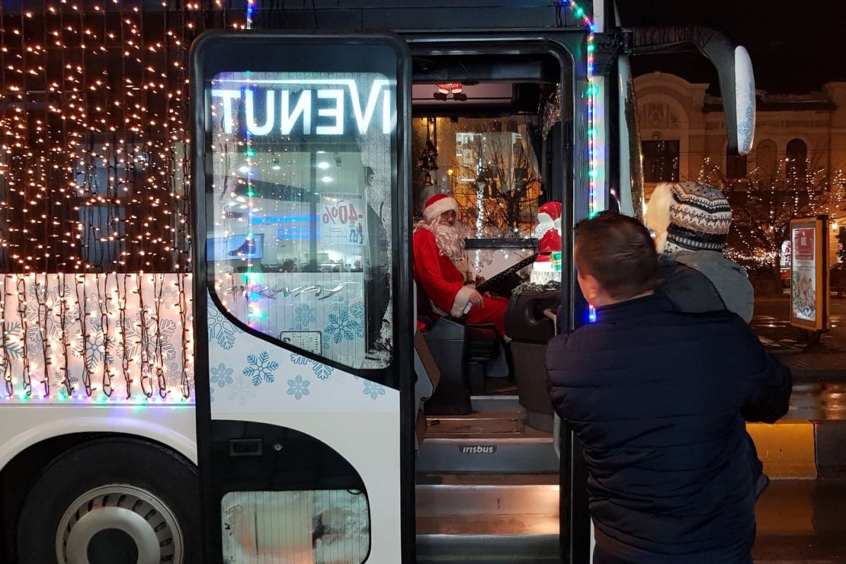 A marosvásárhelyi mikulásbusz. Idén is lehet rajta utazni. Archív •  Fotó: Pinti Attila