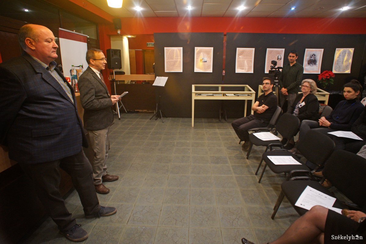 A konferencia megnyitóján az egyetem vezetői •  Fotó: Haáz Vince