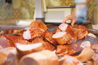 Háromszor annyi húst importálunk, mint amennyi elhagyja az országot