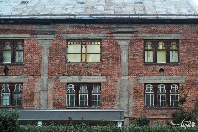 Az egyszintes épület végül háromszintesre nőtt •  Fotó: Haáz Vince