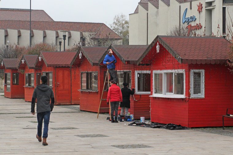 Karácsonyra hangolódnak Marosvásárhelyen is