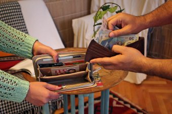 7301 lej volt a romániai háztartások átlagjövedelme a tavalyi harmadik negyedévben