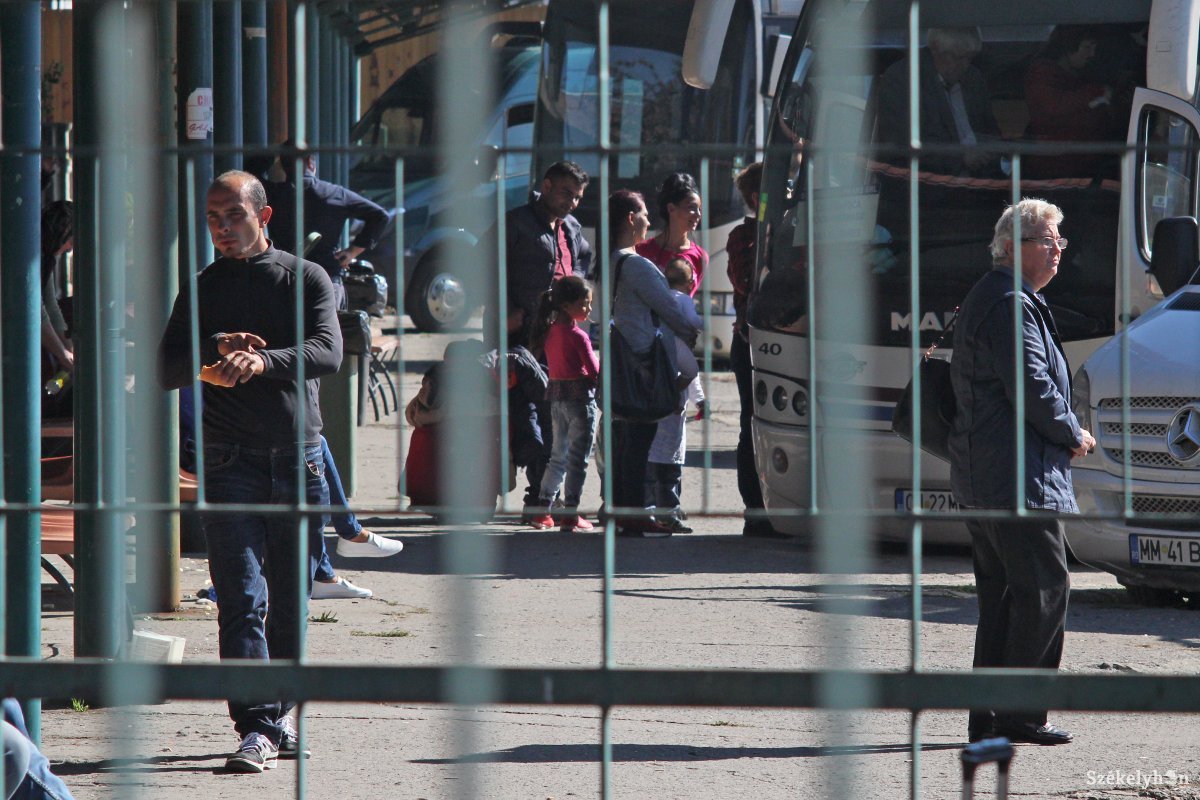 Felügyelet alatt tartanák. Nem támogatja a kormány a megyeközi buszjáratok liberalizálását &bullet;  Fotó: Haáz Vince