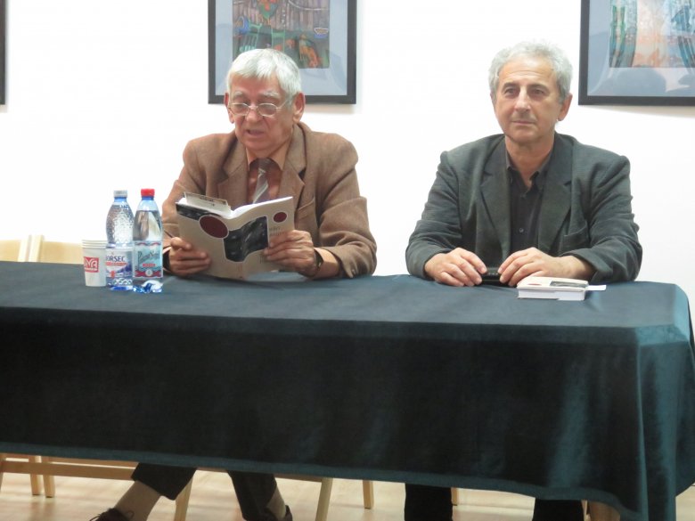 Vári Attila legutóbbi, marosvásárhelyi könyvbemutatóján a Bernády Házban •  Fotó: Antal Erika