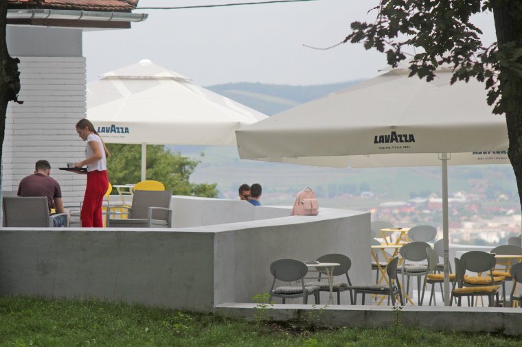 Tényleg szükség van egy harmadik vendéglőre a Somostetőn?