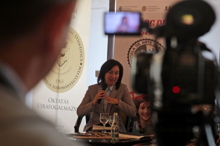 Iskolák és vállalkozók párbeszéde (x)