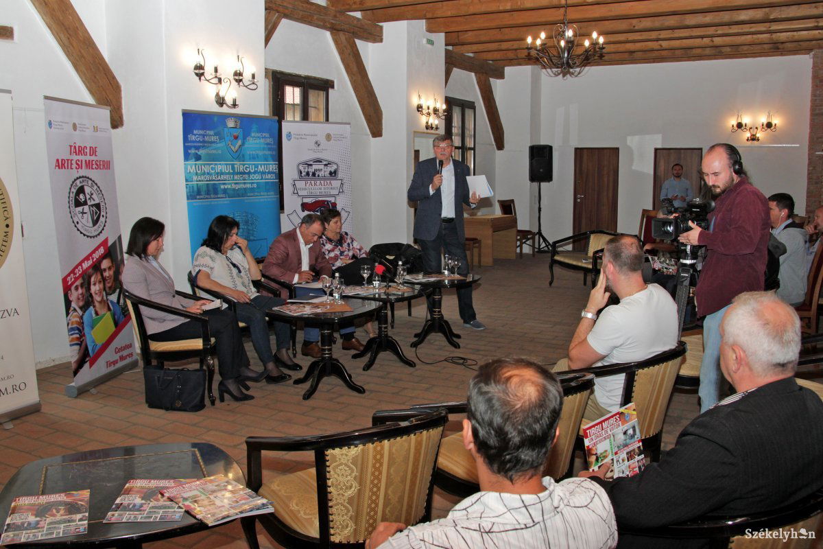 Csegzi Sándor, a Kulturális Tudományegyetem igazgatója szerint perspektívát kell mutatni a fiataloknak &bullet;  Fotó: Haáz Vince