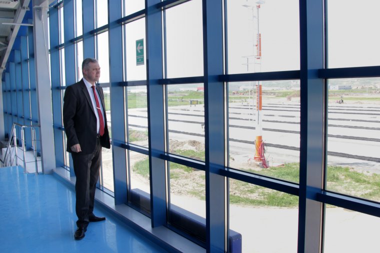 Vásárhelynek nem kell verse­nyeznie Kolozsvárral – Péter Ferenc tanácselnök a Maros megyei gazdaságfejlesztésről