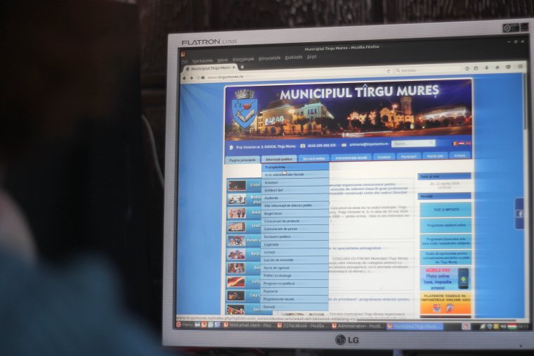 Online kutakodhatunk a marosvásárhelyi városháza pénzes ügyei között