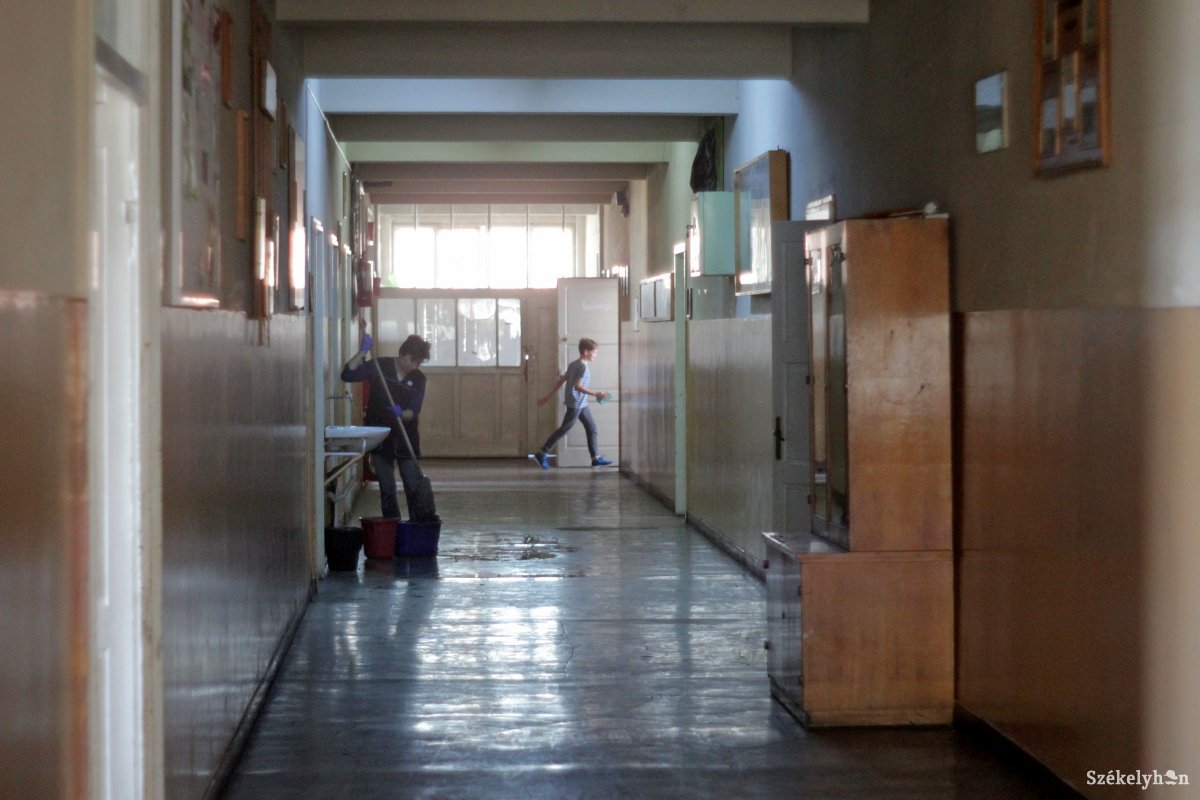 Nehéz az állások megszüntetése. Egyes iskolaigazgatók szerint már most szűkös a személyzet &bullet;  Fotó: Haáz Vince