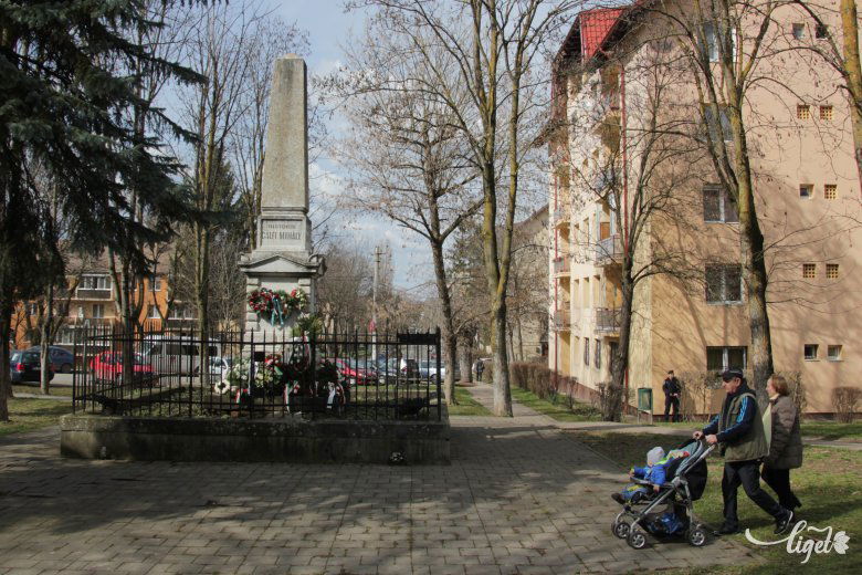 A Székely vértanúk emlékműve hosszú évtizedeken keresztül az ünnepségek központi helyszíne volt. Így van ez ma is •  Fotó: Haáz Vince
