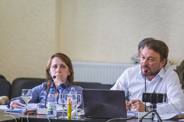 A „második sorból” képviseli a továbbiakban a hátrányos helyzetűeket Györfi Júlia