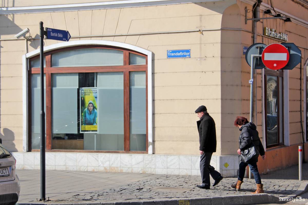 Marosvásárhelyi utcakép. Tilos a többnyelvűségnek? &bullet;  Fotó: Haáz Vince