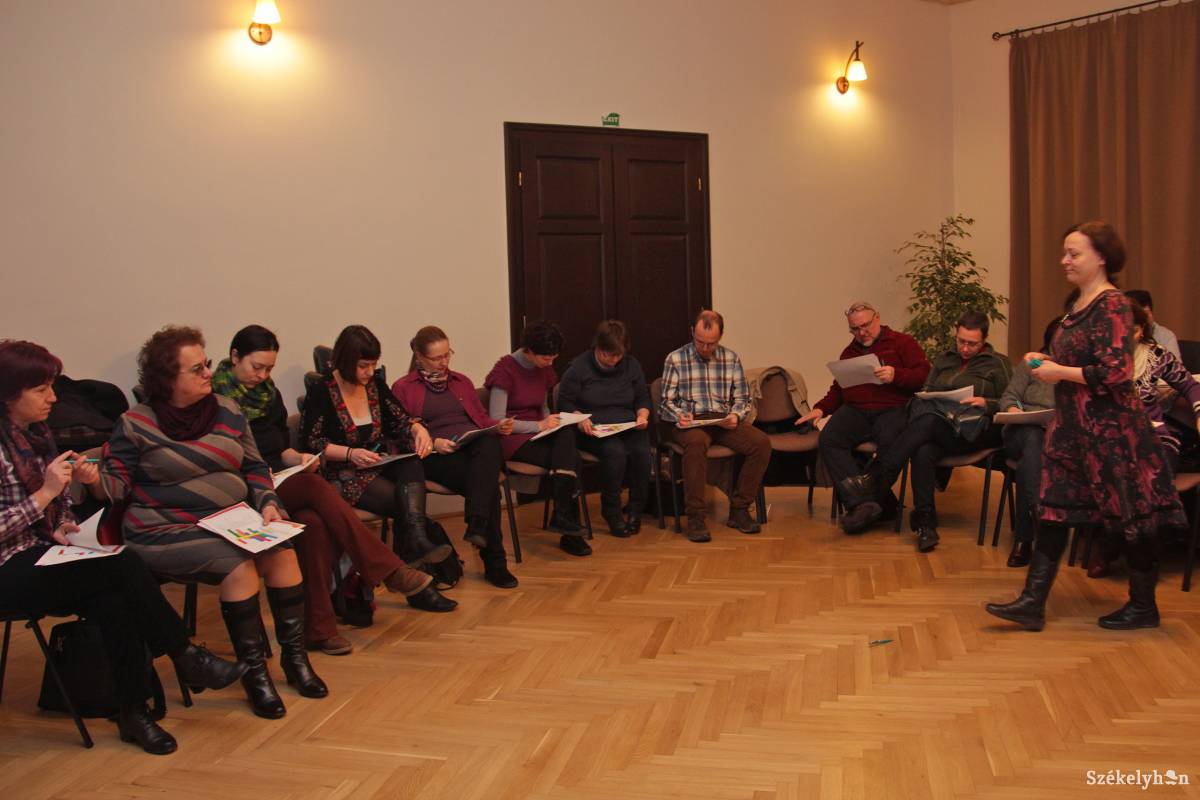 Román-magyar kapcsolatokról, romákról, muzulmánokról, homoszexuálisokról, a hozzájuk kapcsolódó előítéletekről is beszélgettek •  Fotó: Haáz Vince