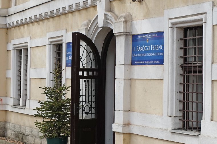 Jogerősen érvénytelenítette a bíróság a marosvásárhelyi katolikus iskola működési engedélyét