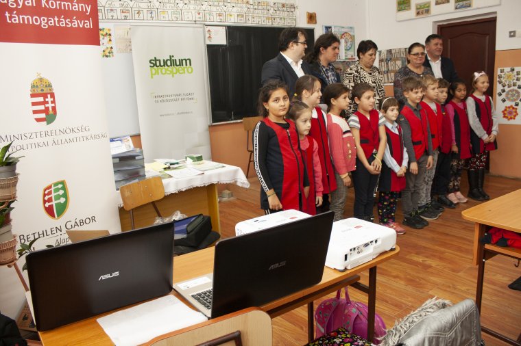 Modern oktatási eszközöket kapott egy marosvásárhelyi iskola