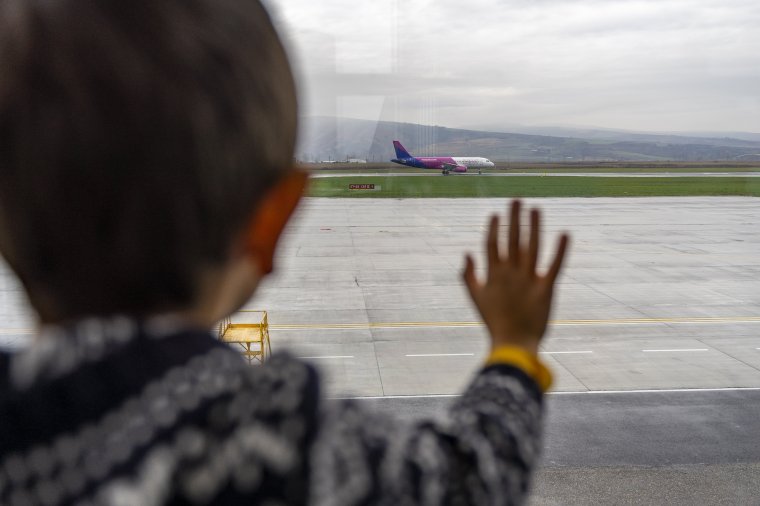 Befellegezhet az olcsó repülőjegyeknek, de még mindig sokat lehet spórolni