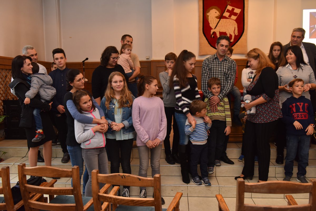 Marosszentgyörgyön nem ritka a nagy család. Sokan vállalnak harmadik, negyedik gyereket is •  Fotó: Rozsnyai Hunor
