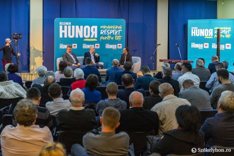 Kelemen Hunor kortesúton. Három százalékon áll az RMDSZ-jelölt támogatottsága •  Fotó: Haáz Vince