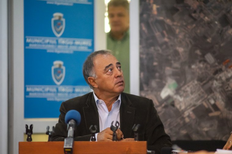 Florea lemondását követelik, tiltakozó megmozdulást szerveznek