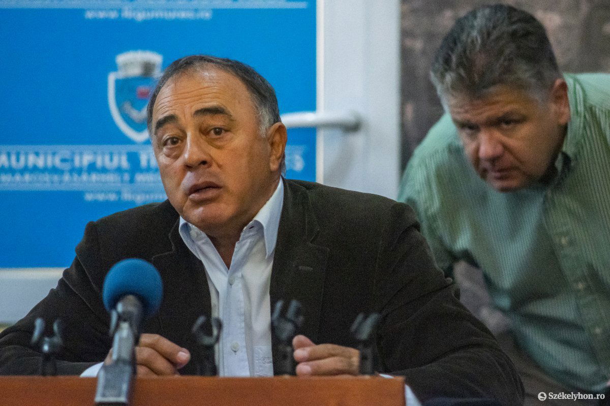 Dorin Florea, háttérben pedig Claudiu Maior. Archív •  Fotó: Haáz Vince