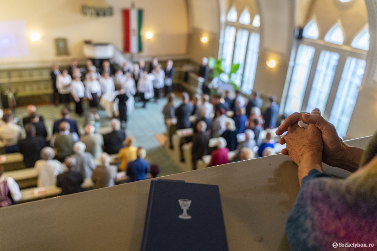 Azokért imádkoztak, akik 63 évvel ezelőtt kiálltak a szabadságért •  Fotó: Haáz Vince