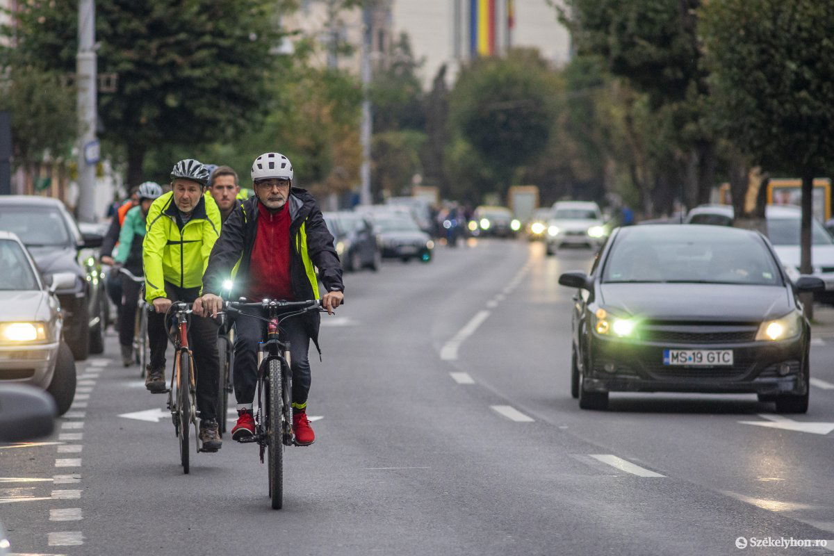 Idén nem tömegesen, hanem egyénileg indul mindenki a jó célért tekerni. Archív • Fotó: Haáz Vince