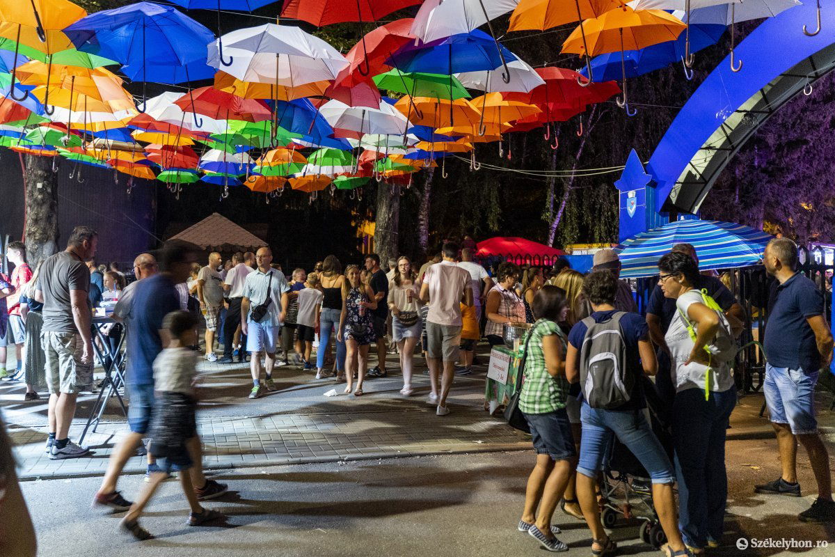 Abban már most biztosak a szervezők, hogy idén már nem a Ligetben sétálunk a forgatagos esernyők alatt •  Fotó: Haáz Vince