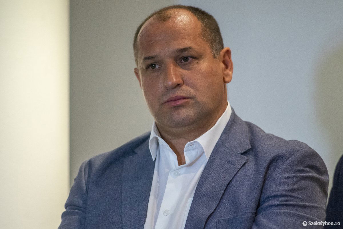 Barabási Attila Csaba aggódik a táncosokért, zenészekért •  Fotó: Haáz Vince