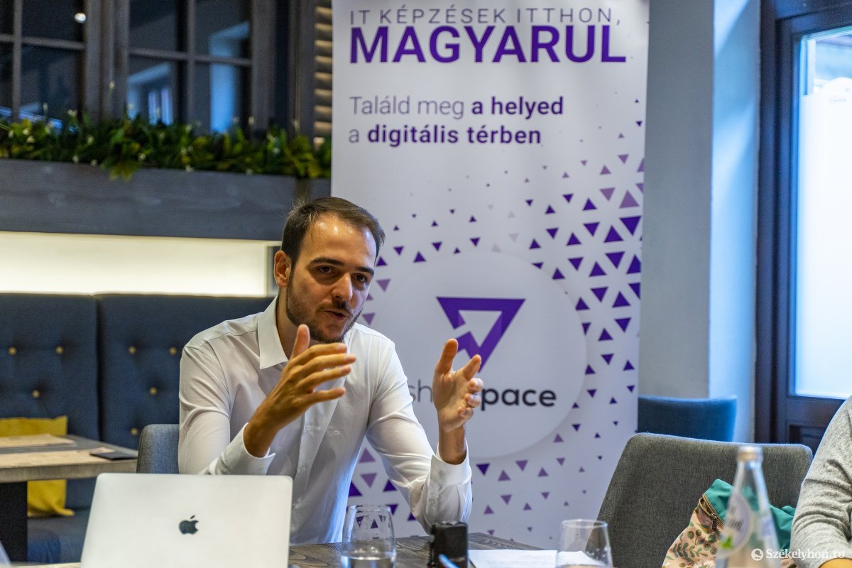 Tóth Attila egyetemistaként szembesült az oktatási rendszer hiányosságaival, ezért nyújt alternatívát •  Fotó: Haáz Vince