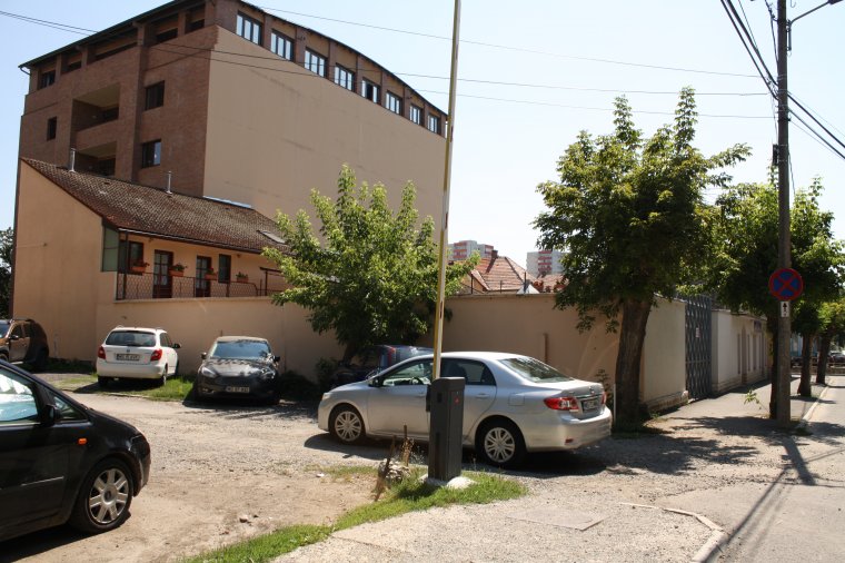 Ahol a megyei önkormányzatnak fontos egy városi parkoló
