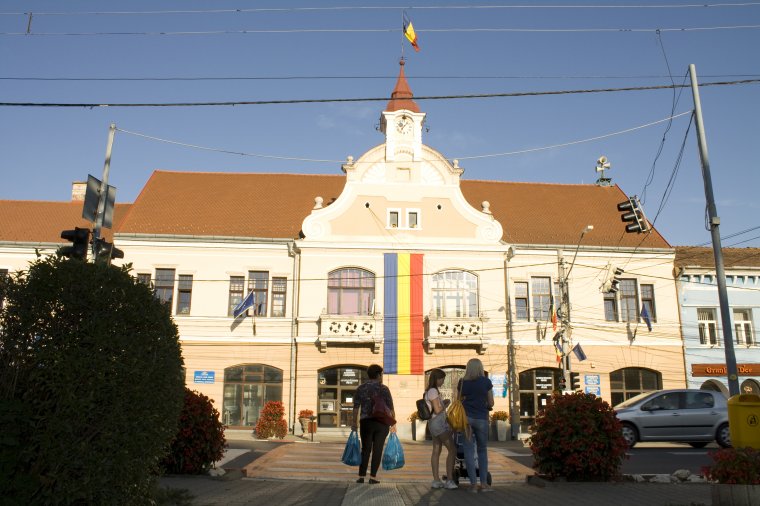 Összeférhetetlen, de leválthatatlan – Ismét Maria Precup vezeti Szászrégent, Márk Endre alpolgármesterként dolgozik tovább