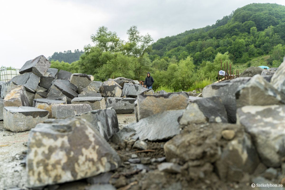 Tavaly augusztusra nem sikerült felépíteni a templomot, de remélhetőleg, idén elkészül •  Fotó: Haáz Vince