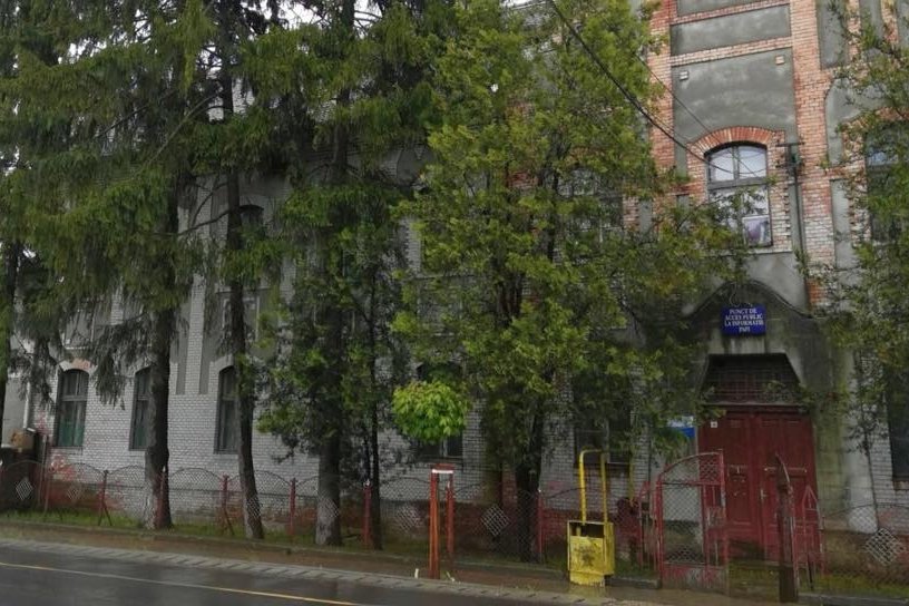 A leendő inkubátorház épülete, ahol egykor magyar királyi bíróság működött •  Fotó: Nyárádszereda Polgármesteri Hivatala