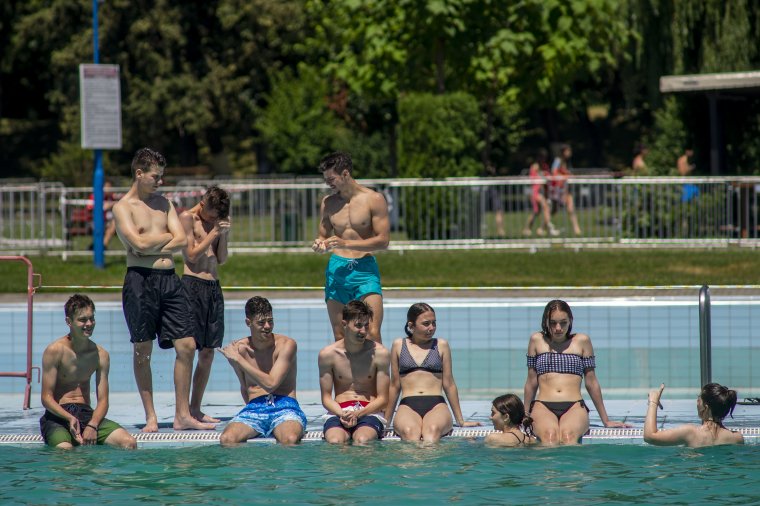 Fényvédelmi kisokos: ezeket kell tudni a naptejek jelzéseiről, használatáról