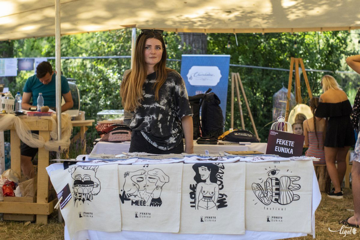 Fashion Corner. Itt designer-cuccokat is be lehet szerezni •  Fotó: Haáz Vince