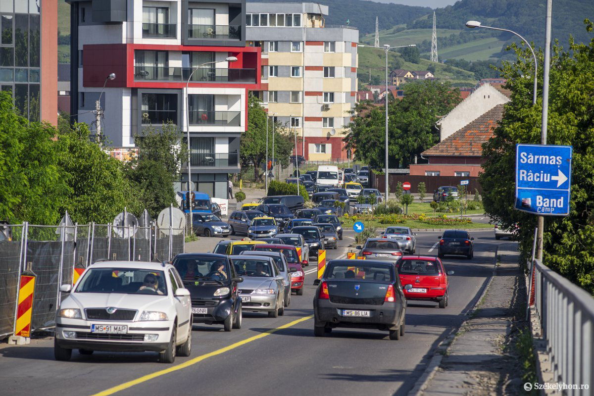 A Marosvásárhely metropoliszövezetéhez tartozó településekről bejáró autókkal várhatóan megnő a forgalom. Archív •  Fotó: Haáz Vince