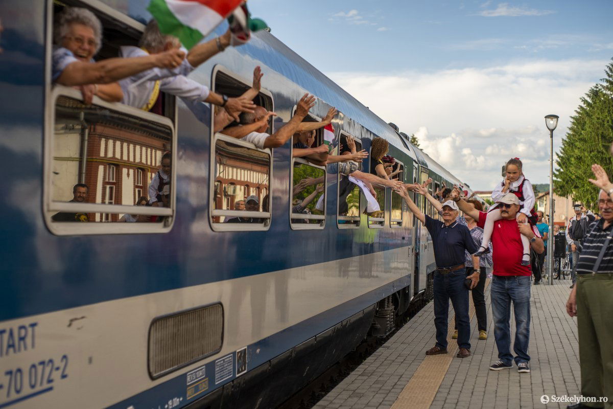 Idén is érkezik a zarándokvonat Csíksomlyóra. Archív •  Fotó: Haáz Vince