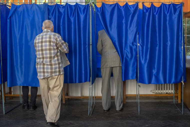 Megszavazta a szenátus, hogy szeptember 27-én legyenek az önkormányzati választások