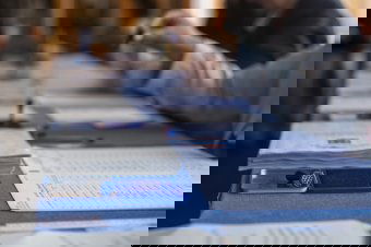 Élőben követhető a választási részvétel