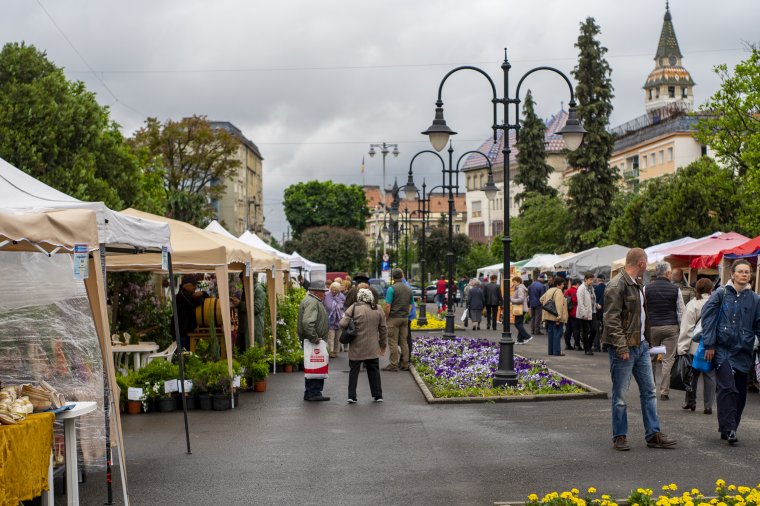 Megnyitott a főtéri vásár, kezdődnek a városnapi bulik
