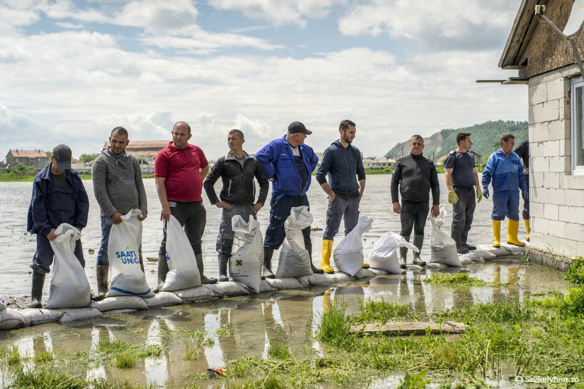 Minden zsáknak a helyére kell kerülnie •  Fotó: Haáz Vince