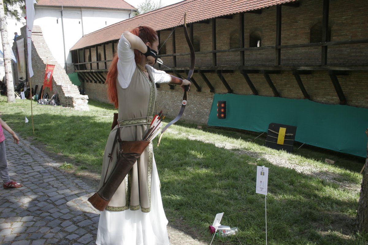 Nők is íjat fogtak •  Fotó: Gálna Zoltán