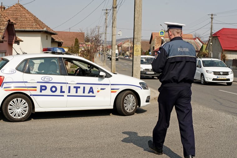 Kedveznek a gyorshajtóknak: kizárólag megkülönböztető jelzéssel ellátott gépjárművekből folytatható sebességmérés