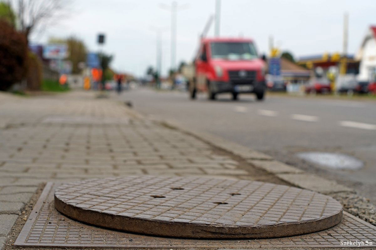 Gondot okoz a csatornába kerülő szemét. Képünk illusztráció •  Fotó: Haáz Vince
