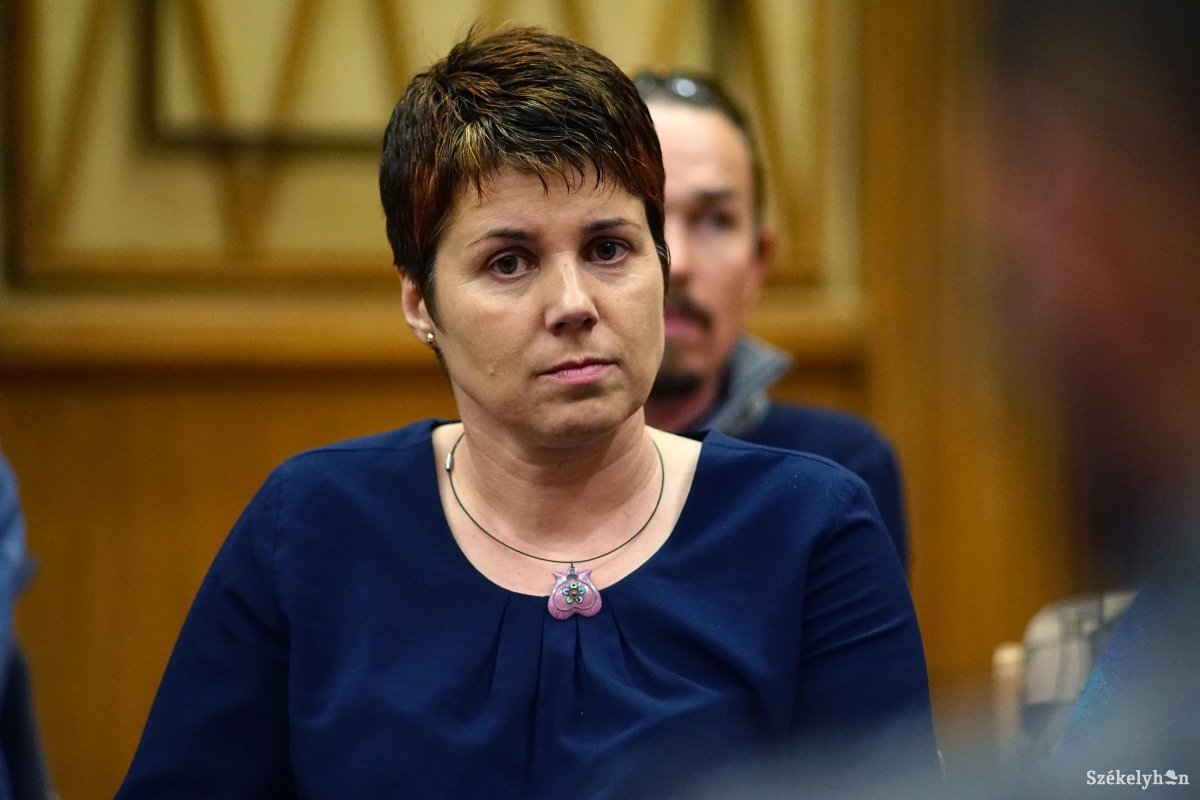 Tóth Andrea szerint a fennálló könyvelési hibát már korrigálták, az alkalmazottak visszafizették a többletet, amit kaptak •  Fotó: Haáz Vince