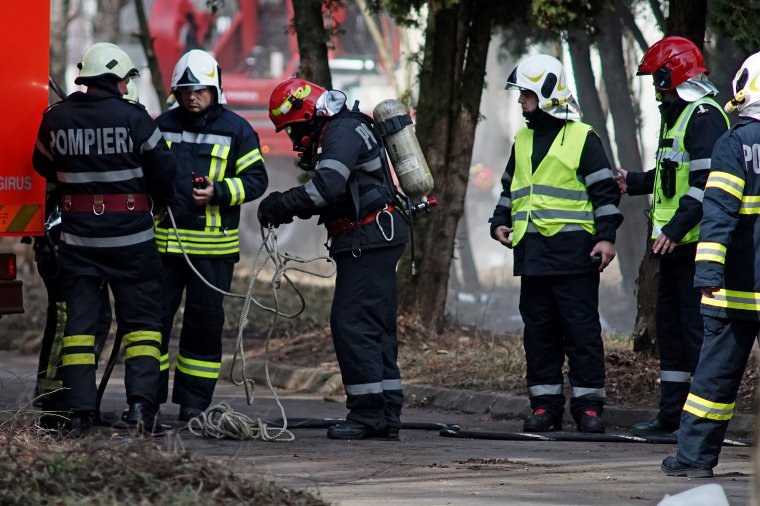Megkéselte anyját és feleségét, majd rájuk gyújtotta a házat