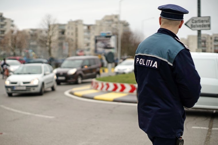 Kinek van előnye a körforgalomban? Változtattak a közlekedési szabályokon, de még így is maradtak kérdőjelek